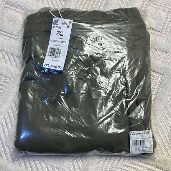 ADIDAS - Essential Shorts in Olive - Picture 4 of 4